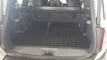 Cargar imagen en el visor de la galería, Alfombra WeatherTech para Toyota Prado año 2025. Cargo Liner para el baúl en color negro.