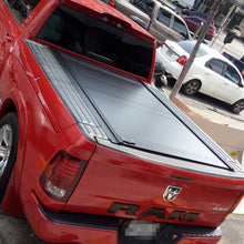 Cargar imagen en el visor de la galería, 60244 Cobertor para vagón de pickup RetraxOne MX para Dodge Ram Rambox Doble Cabina 2019-2023