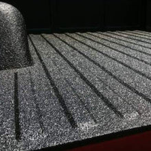 Cargar imagen en el visor de la galería, Aplicacion de Rhino Linings en vagon y compuerta pickup Full Size