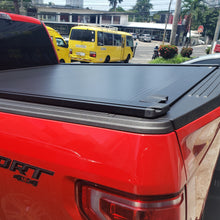 Cargar imagen en el visor de la galería, T-60373 Cobertor para vagón de pickup RetraxOne XR para Ford F150 Doble Cabina 2015+ vagon 5.7 pulg - Pro Performance