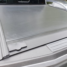 Cargar imagen en el visor de la galería, 60243 Cobertor para vagón de pickup RetraxOne MX para Dodge Ram 1500 Doble Cabina 5.7"