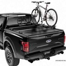 Cargar imagen en el visor de la galería, T-60121 Cobertor para vagón de pickup RetraxOne XR para VW Amarok Doble Cabina - Pro Performance