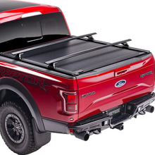 Cargar imagen en el visor de la galería, T-60121 Cobertor para vagón de pickup RetraxOne XR para VW Amarok Doble Cabina - Pro Performance