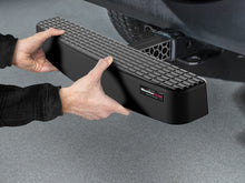 Cargar imagen en el visor de la galería, Bumpstep XL de Weathertech Protector para defensa trasera
