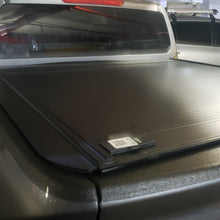 Cargar imagen en el visor de la galería, 60104 Cobertor RetraxOne MX para vagón de pickup Nissan Frontier NP300 2022+ Doble Cabina