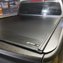Cargar imagen en el visor de la galería, 60104 Cobertor RetraxOne MX para vagón de pickup Nissan Frontier NP300 2022+ Doble Cabina