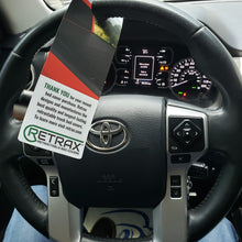 Cargar imagen en el visor de la galería, Cobertor para vagón de pickup RetraxOne MX para Toyota Tundra 5.7 pulg