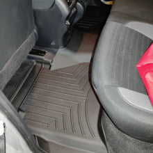 Cargar imagen en el visor de la galería, Alfombra WeatherTech Bandeja FloorLiner para Nissan Frontier NP300 2022 en adelante.