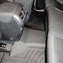 Cargar imagen en el visor de la galería, Alfombra WeatherTech Bandeja FloorLiner para Nissan Frontier NP300 2022 en adelante.