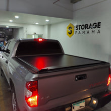 Cargar imagen en el visor de la galería, Cobertor para vagón de pickup RetraxOne MX para Toyota Tundra 5.7 pulg