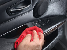 Cargar imagen en el visor de la galería, Techcare Limpiador de interiores 18oz