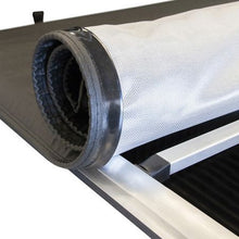 Cargar imagen en el visor de la galería, EX953FF Lona enrollable para Mitsubishi L200 con reja 2016+