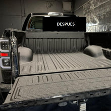 Cargar imagen en el visor de la galería, Aplicacion de Rhino Linings en vagon y compuerta pickup Full Size