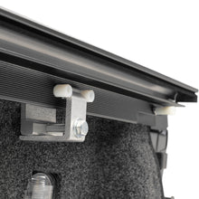 Cargar imagen en el visor de la galería, 60373 Cobertor para vagón de pickup RetraxOne MX para Ford F150/Dodge Ram Doble Cabina - Pro Performance