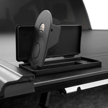 Cargar imagen en el visor de la galería, 60243 Cobertor para vagón de pickup RetraxOne MX para Dodge Ram 1500 Doble Cabina 5.7"