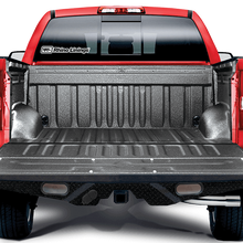 Cargar imagen en el visor de la galería, Aplicacion de Rhino Linings en vagon y compuerta pickup Full Size