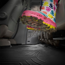 Cargar imagen en el visor de la galería, Alfombra WeatherTech Bandeja FloorLiner 1 y 2 fila para Ford Bronco 2021+ en color negro - Pro Performance