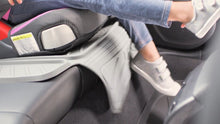 Cargar imagen en el visor de la galería, Protector WeatherTech para asientos con portabebe o silla de niños