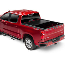 Cargar imagen en el visor de la galería, 60481 Cobertor para vagón de pickup RetraxOne MX para Chevrolet Silverado 2019-2022