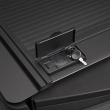 Cargar imagen en el visor de la galería, 60121 Cobertor para vagón de pickup RetraxOne MX para VW Amarok Doble Cabina