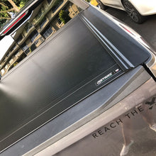Cargar imagen en el visor de la galería, 60502 Cobertor para vagón de pickup RetraxOne MX para Honda Ridgeline 2017+