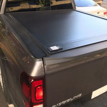 Cargar imagen en el visor de la galería, 60502 Cobertor para vagón de pickup RetraxOne MX para Honda Ridgeline 2017+
