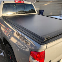 Cargar imagen en el visor de la galería, Cobertor para vagón de pickup RetraxOne MX para Toyota Tundra 6.5 pulg