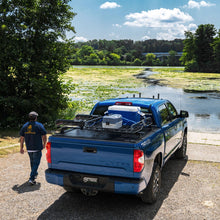 Cargar imagen en el visor de la galería, Cobertor para vagón de pickup RetraxOne XR para Toyota Tundra 5.7 pulg.