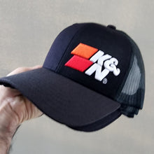 Cargar imagen en el visor de la galería, Gorra KN Original color negro ajustable
