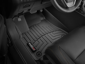 Alfombra WeatherTech Bandeja FloorLiner para Nissan Sentra 2022 en adelante.