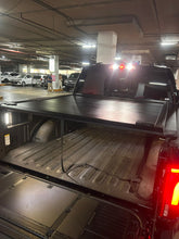 Cargar imagen en el visor de la galería, Cobertor retractil Pro para F-150,Tundra, Ram1500.
