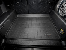 Cargar imagen en el visor de la galería, Alfombra WeatherTech para Toyota FJ Crusier año 2013. Cargo Liner para el baul en color negro.
