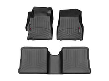 Cargar imagen en el visor de la galería, Alfombra WeatherTech Bandeja FloorLiner para Nissan Versa 2020 en adelante.

