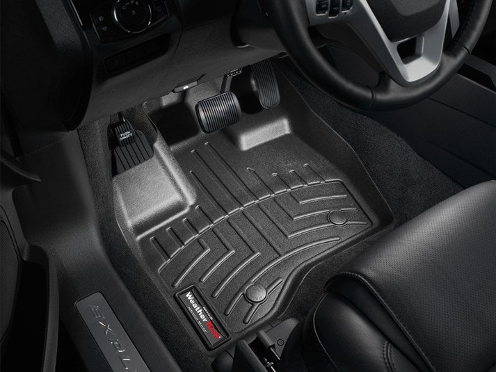 Alfombra WeatherTech Bandeja FloorLiner primera fila para Ford Explorer 2011-14  en color negro.