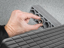 Cargar imagen en el visor de la galería, Bumpstep XL de Weathertech Protector para defensa trasera
