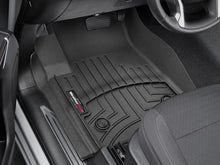 Cargar imagen en el visor de la galería, Alfombra WeatherTech Bandeja FloorLiner 1 y 2 fila para Chevrolet Silverado 1500/2500 / GMC Sierra 2019 en adelante color negro
