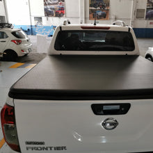 Cargar imagen en el visor de la galería, EX635FF Lona enrollable para Nissan Frontier NP300 con Reja
