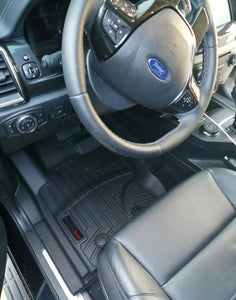 Alfombra WeatherTech para Ford Everest en color negro. FloorLiner en color negro.