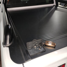 Cargar imagen en el visor de la galería, Cobertor para vagón de pickup RetraxOne MX para Ford Ranger y Mazda BT50 Doble Cabina 2012+
