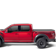 Cargar imagen en el visor de la galería, Pedido de Cobertor para vagón de pickup Bak Revolver X4s para pickup grandes (F-150, Raptor, Tacoma, Silverado, Ram, Ridgeline, etc.)
